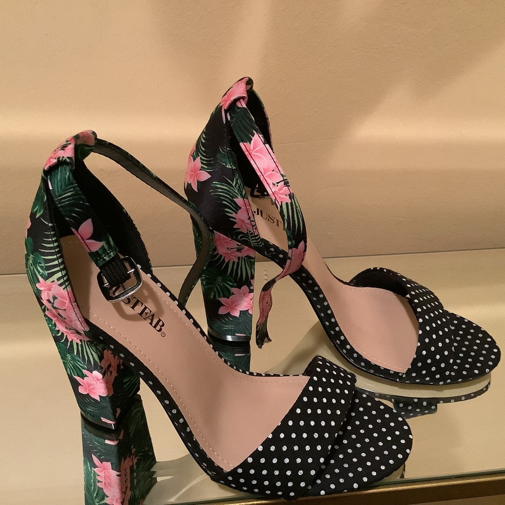 JustFab Lena black polka dot and floral block heels, size 7.5